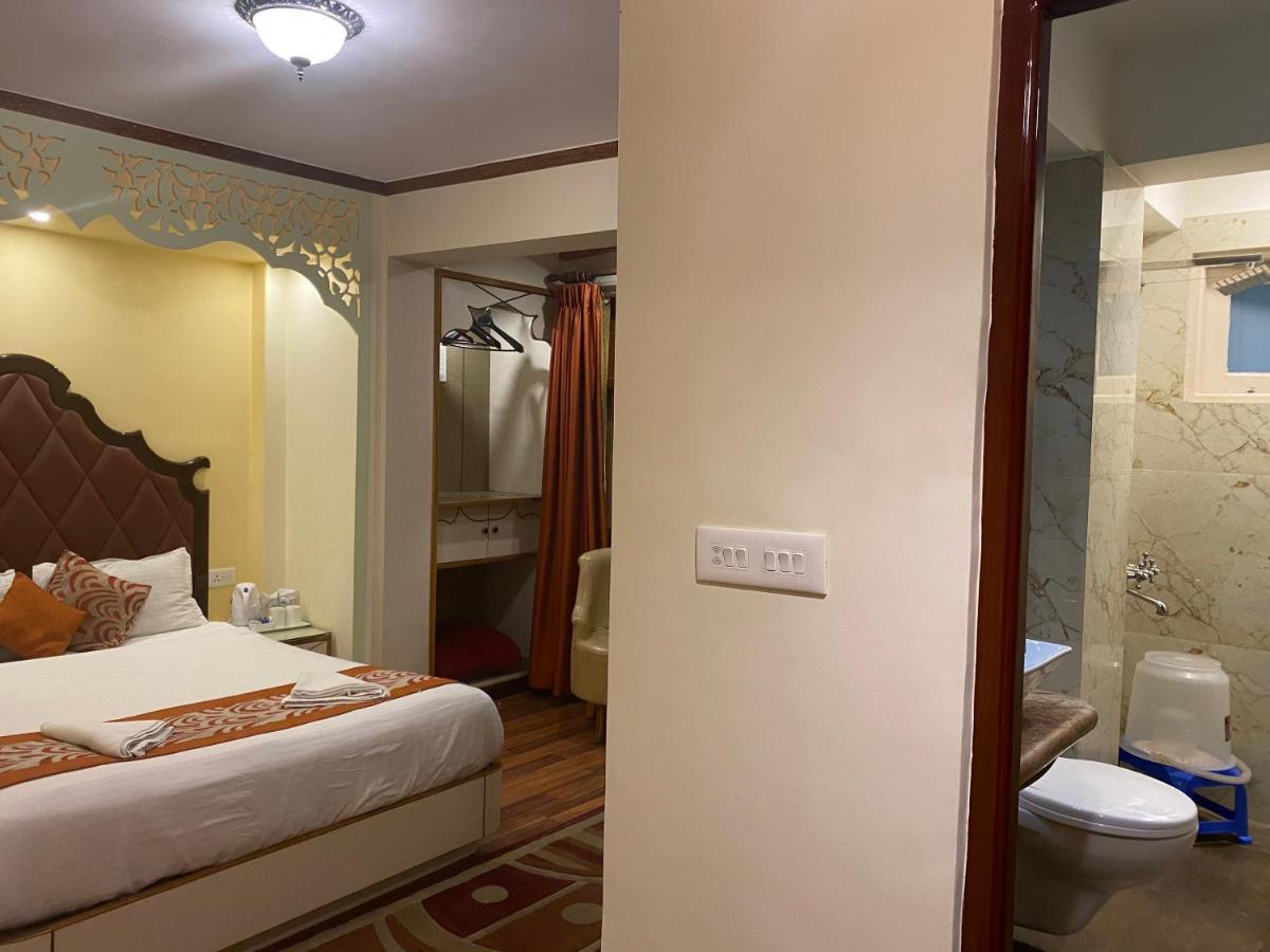 Отель Omega Residency Дарджилинг Экстерьер фото
