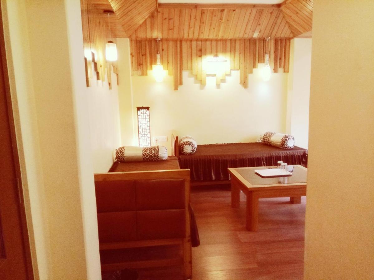 Отель Omega Residency Дарджилинг Экстерьер фото