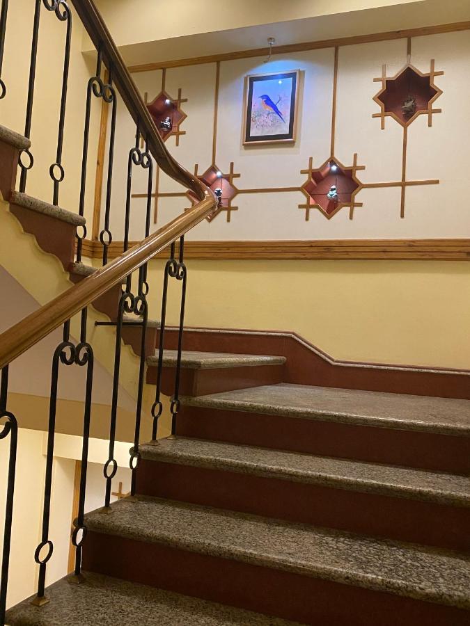 Отель Omega Residency Дарджилинг Экстерьер фото
