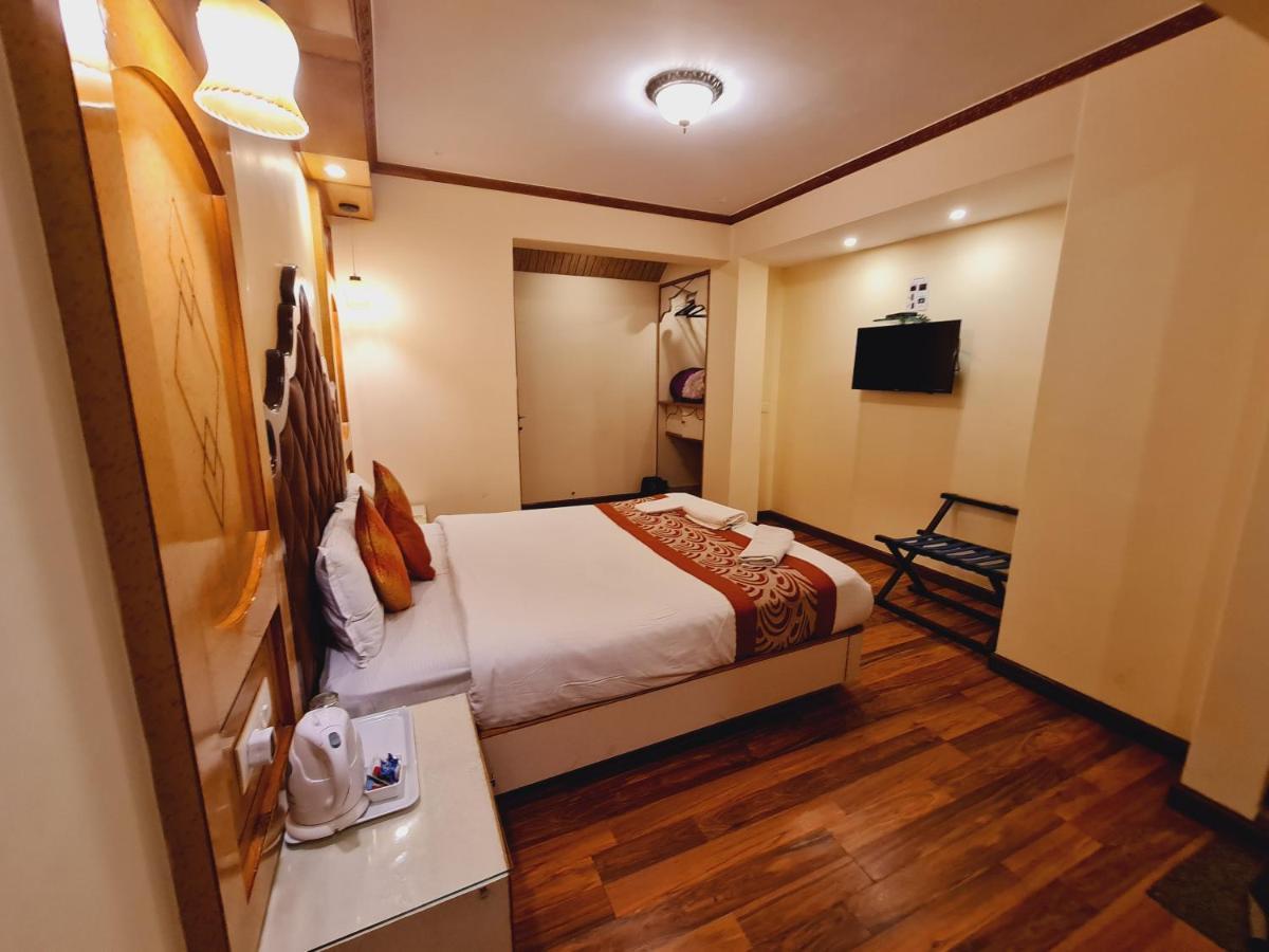 Отель Omega Residency Дарджилинг Экстерьер фото