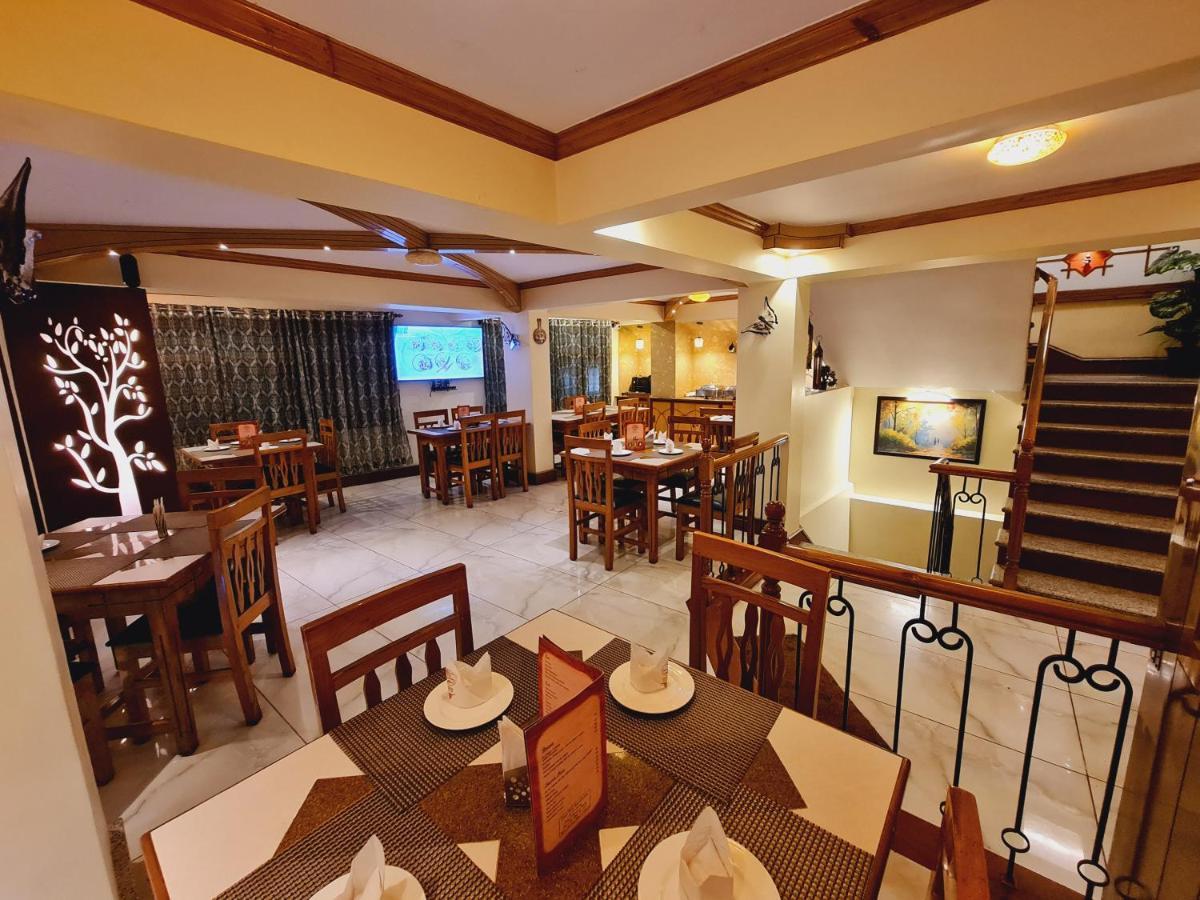 Отель Omega Residency Дарджилинг Экстерьер фото
